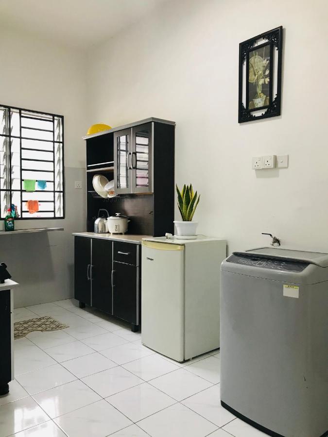 Alyn Home Batu Pahat II Wifi Coway Mohd Noor Kültér fotó
