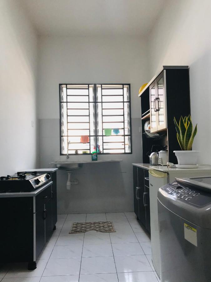 Alyn Home Batu Pahat II Wifi Coway Mohd Noor Kültér fotó